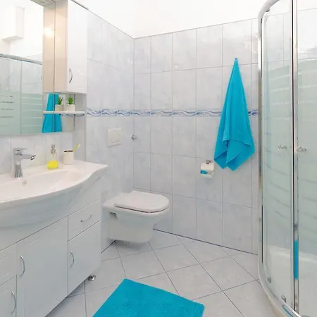 Apartment Center *
