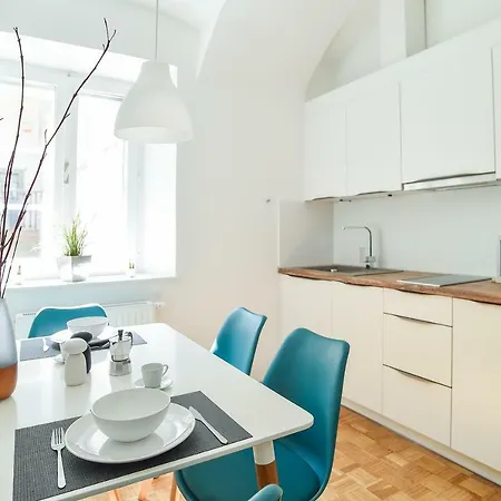 Center Apartment *